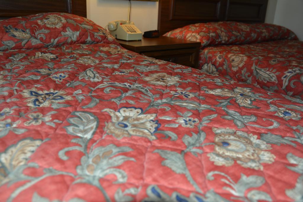 Lake Eufaula Inn & Suites Checotah Экстерьер фото