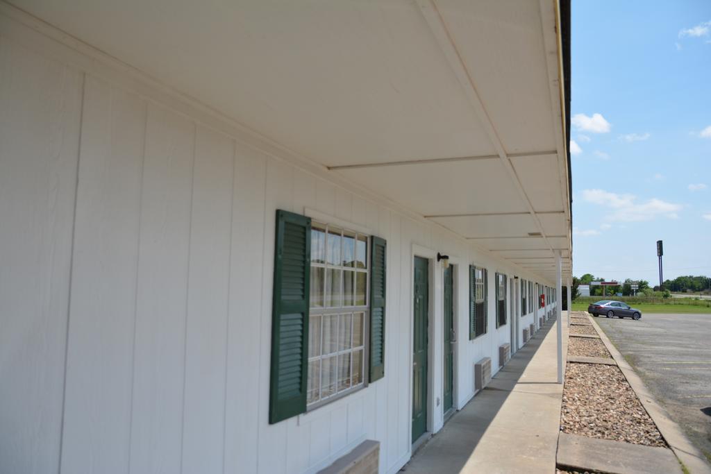 Lake Eufaula Inn & Suites Checotah Экстерьер фото