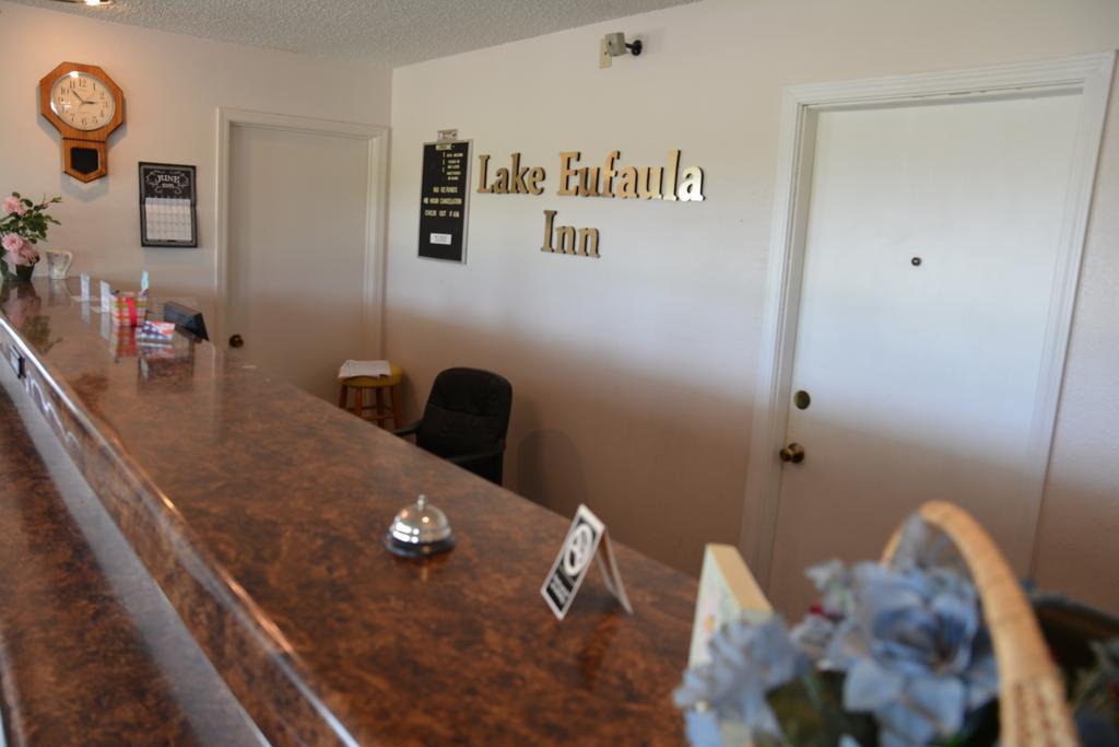 Lake Eufaula Inn & Suites Checotah Экстерьер фото