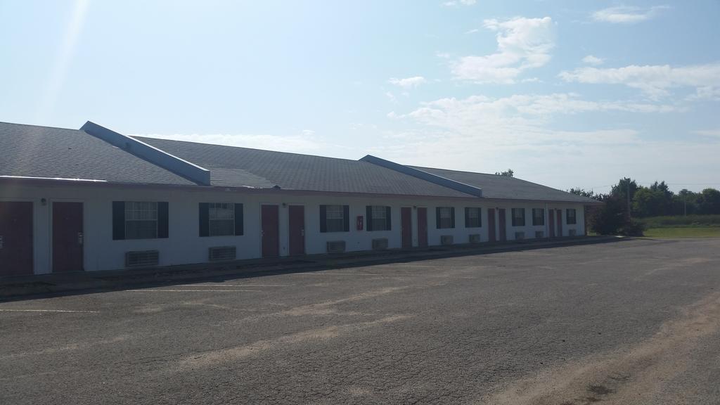 Lake Eufaula Inn & Suites Checotah Экстерьер фото