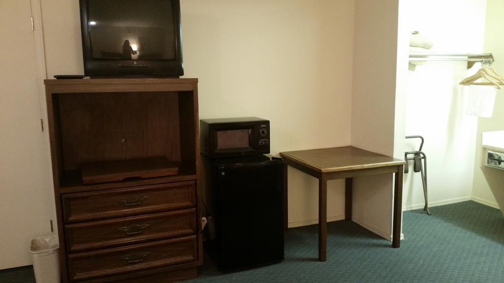 Lake Eufaula Inn & Suites Checotah Экстерьер фото
