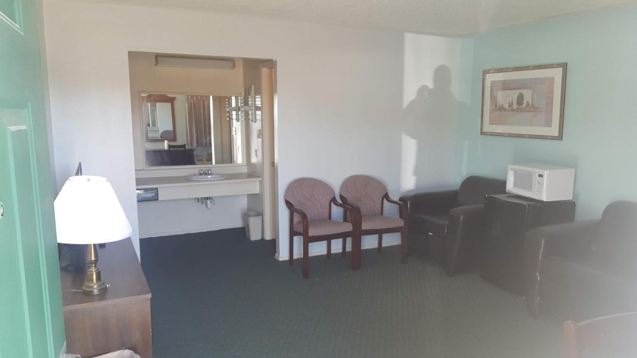 Lake Eufaula Inn & Suites Checotah Экстерьер фото