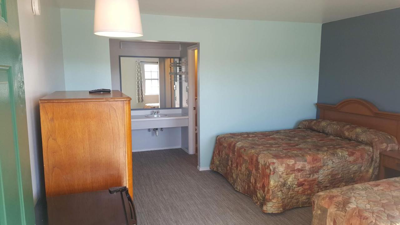 Lake Eufaula Inn & Suites Checotah Экстерьер фото
