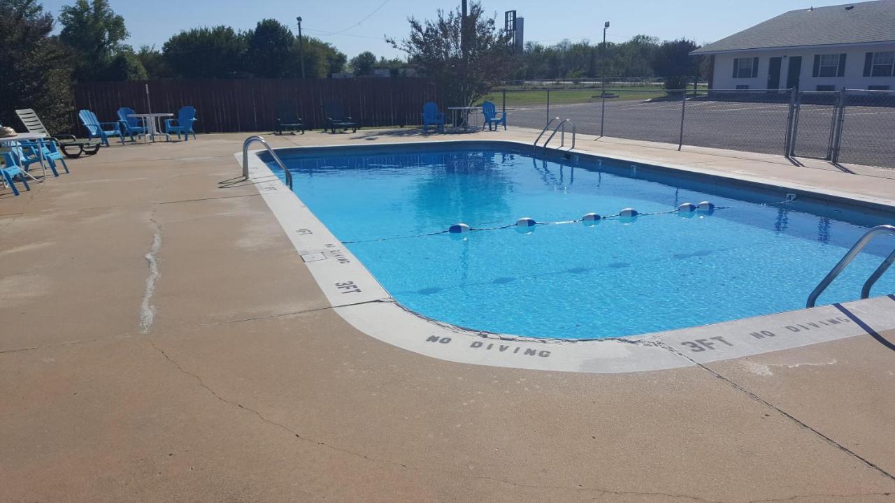 Lake Eufaula Inn & Suites Checotah Экстерьер фото