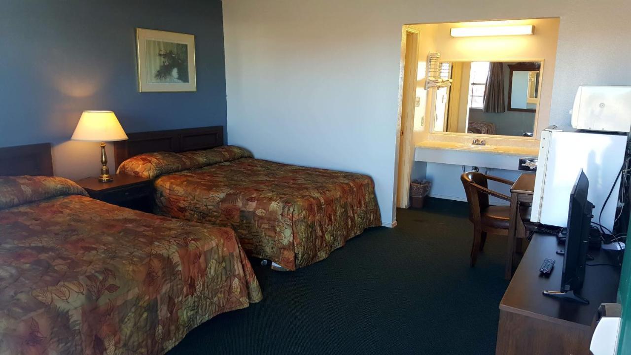 Lake Eufaula Inn & Suites Checotah Экстерьер фото